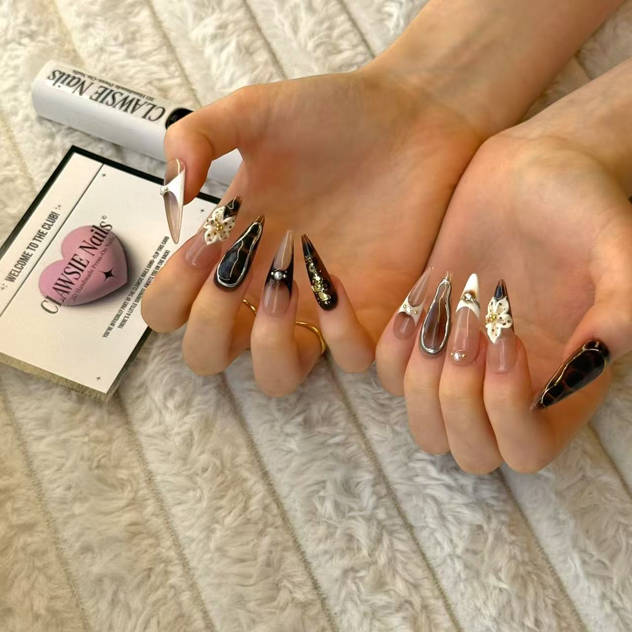 Carmaro | Press - on Nails by CLAWSIE Nails