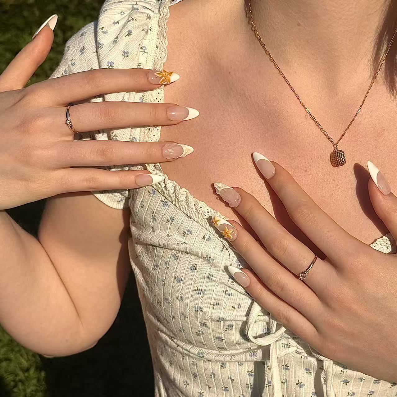 Shellis | 3D Handmade Reusable Press - on Nails | CLAWSIE Nails