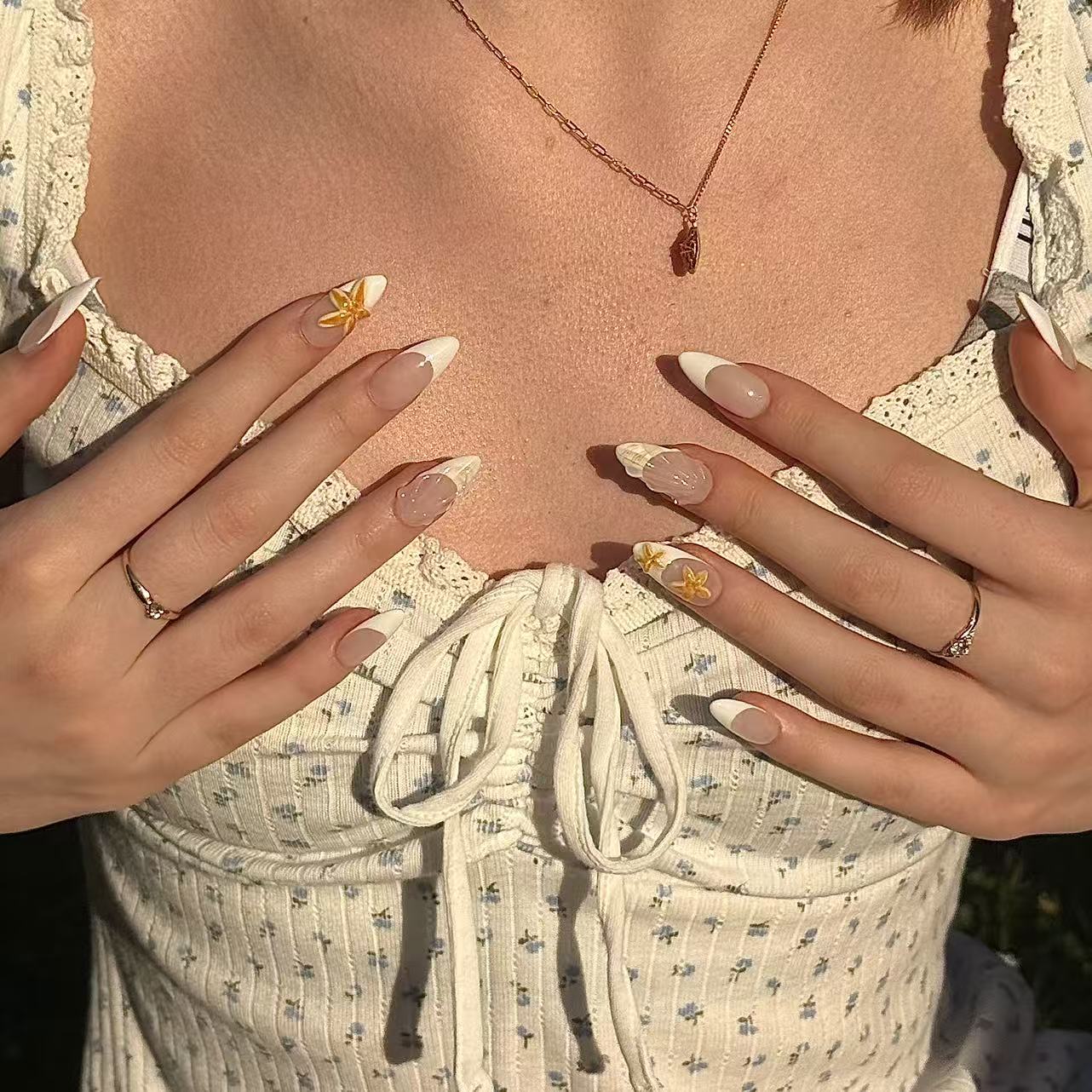 Shellis | 3D Handmade Reusable Press - on Nails | CLAWSIE Nails