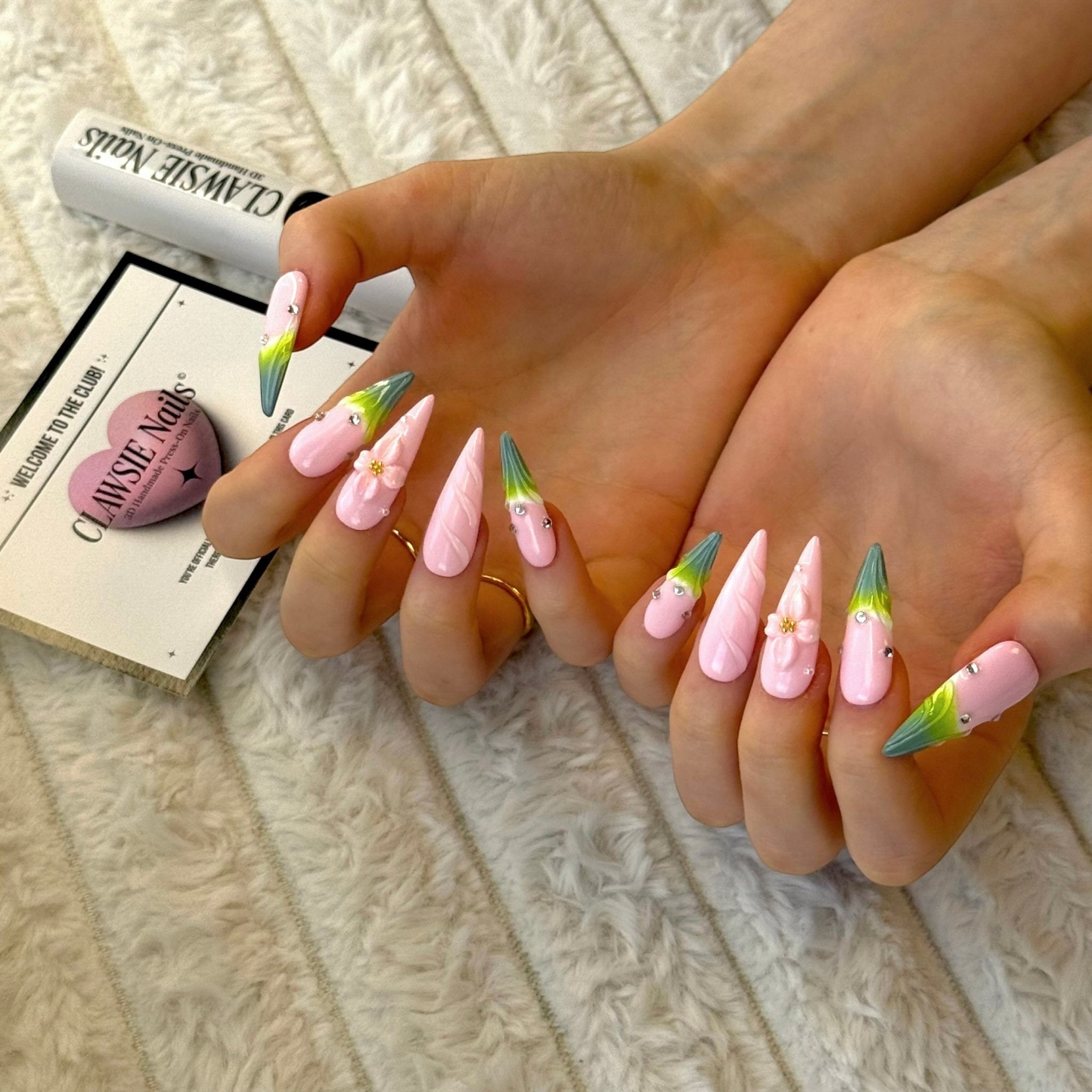 Viralia | Press - on Nails by CLAWSIE Nails