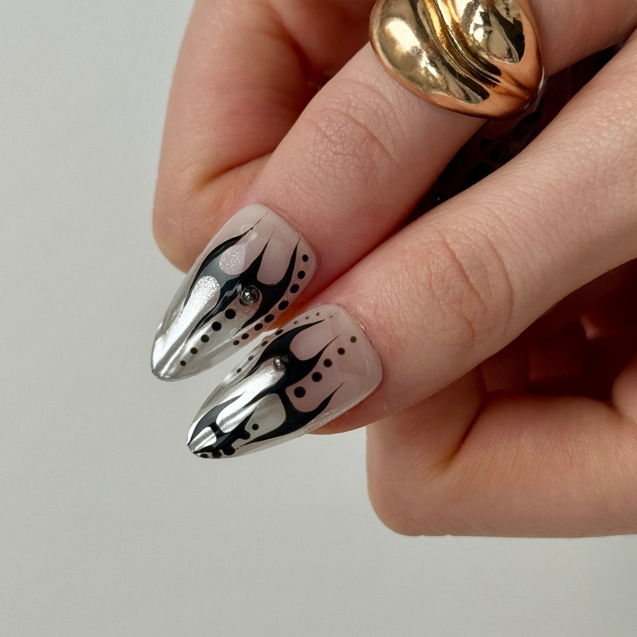 Cyrene | 3D Handmade Reusable Press - on Nails | CLAWSIE Nails