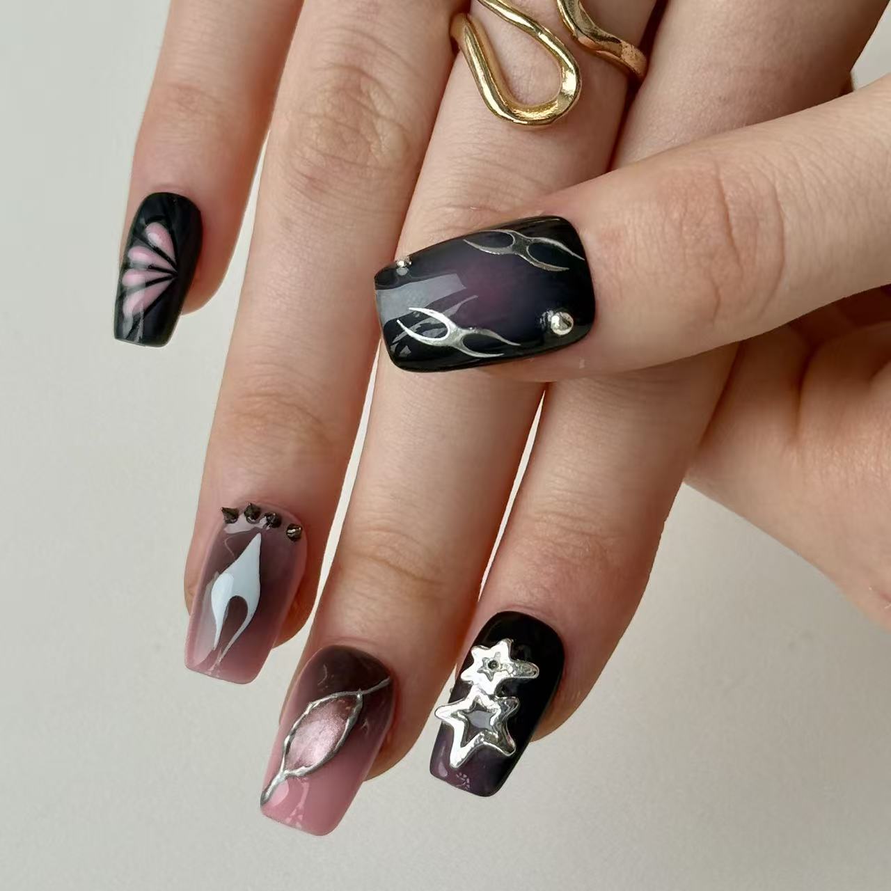 Elyra | 3D Handmade Reusable Press - on Nails | CLAWSIE Nails