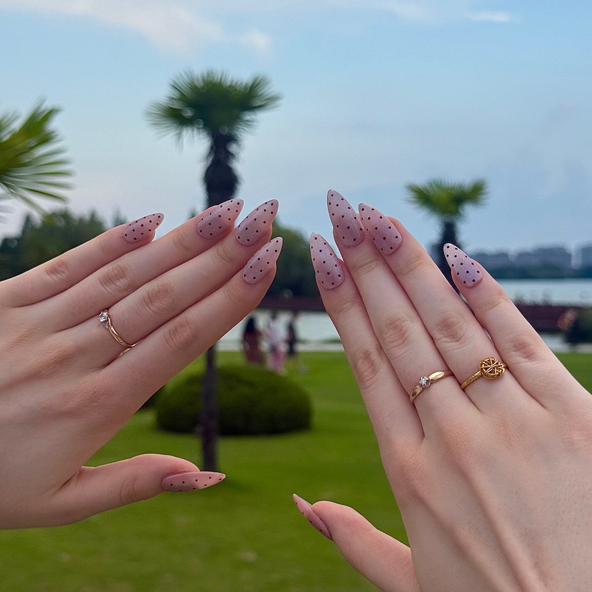 Hayley Dots | 3D Handmade Reusable Press-on Nails | CLAWSIE Nails