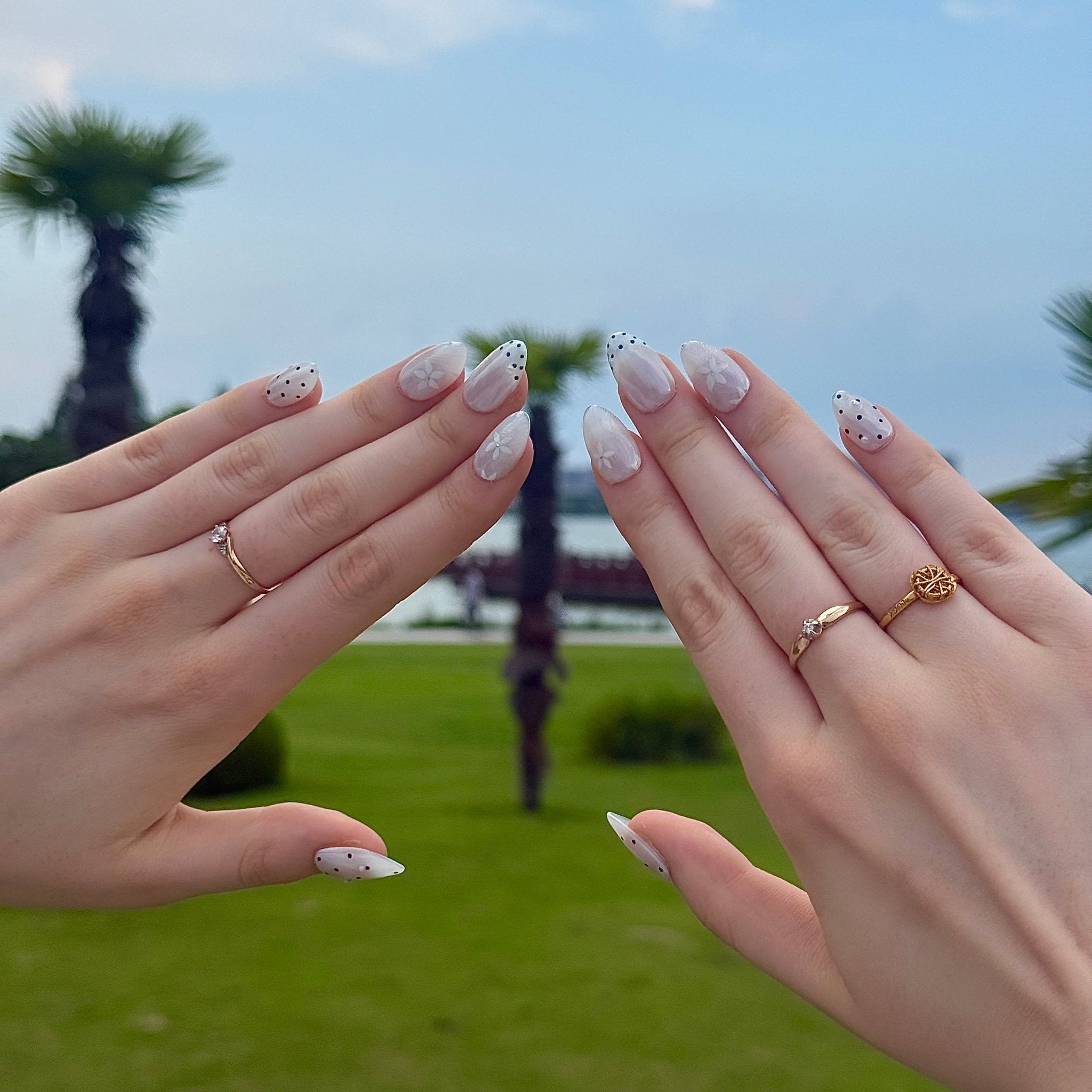 Moonlit White | 3D Handmade Reusable Press-on Nails | CLAWSIE Nails