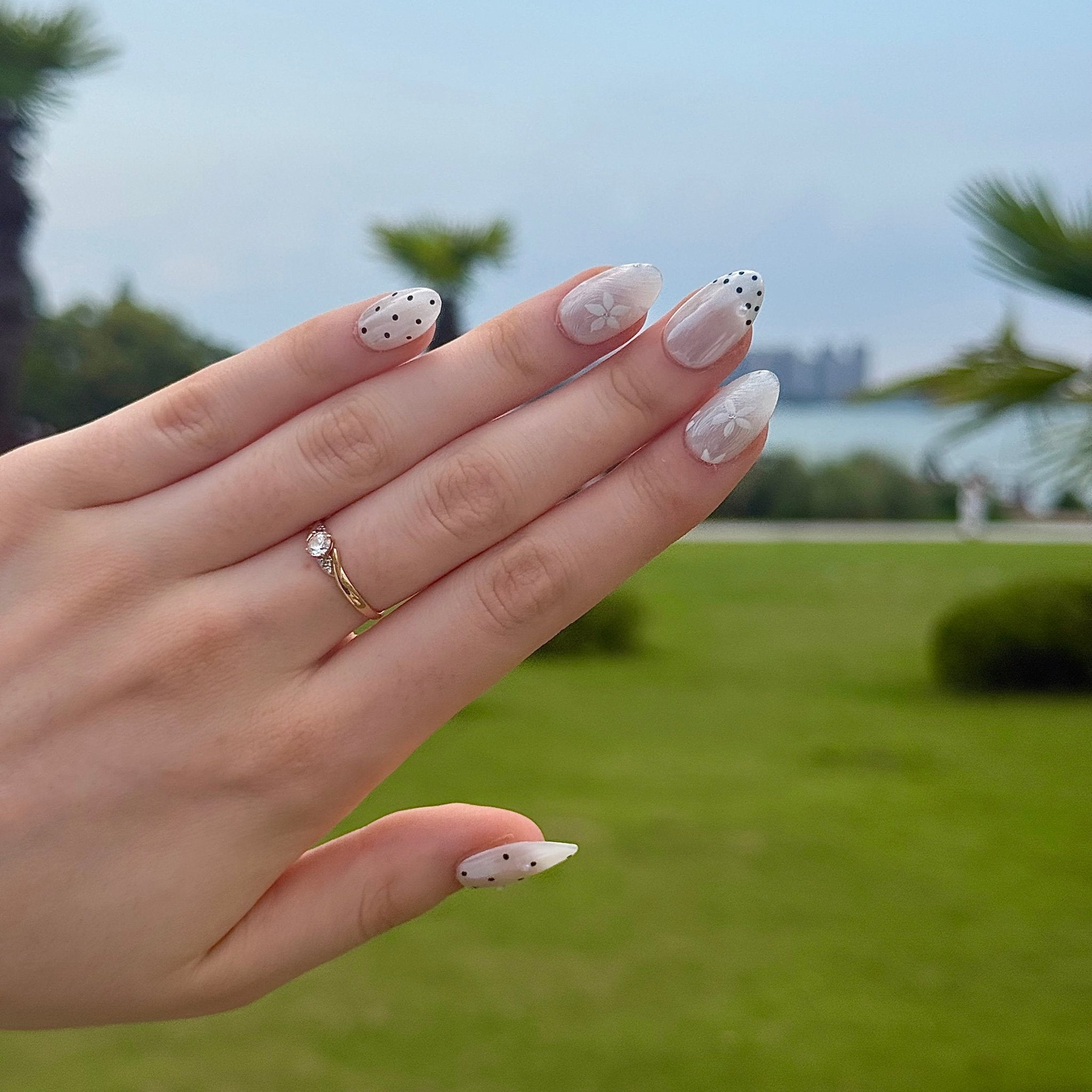 Moonlit White | 3D Handmade Reusable Press-on Nails | CLAWSIE Nails