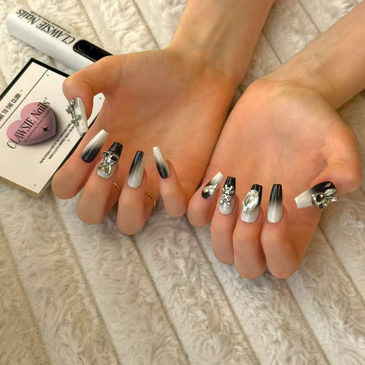 NOIRBUNNY | Press - on Nails by CLAWSIE Nails