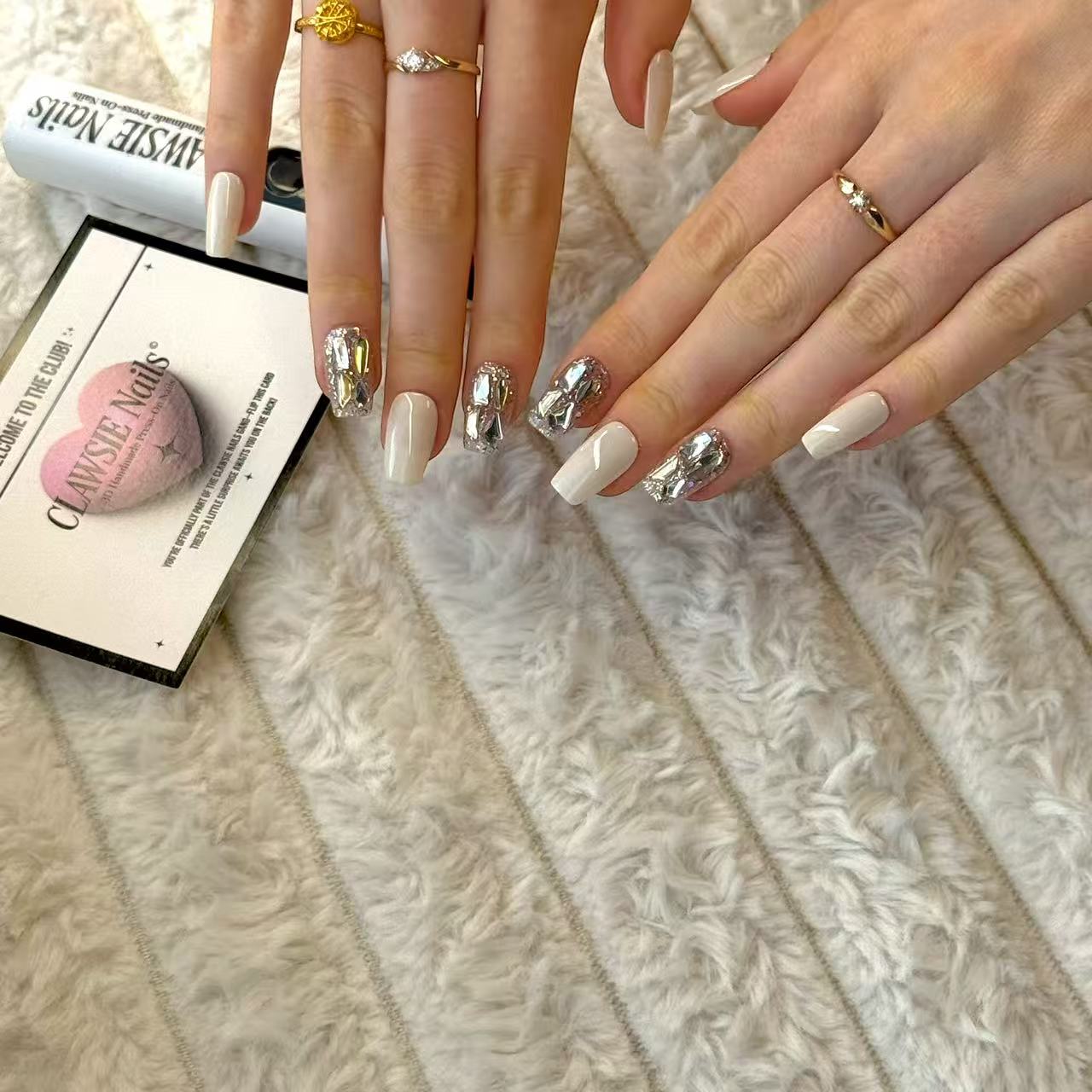 NOVA | Press - on Nails by CLAWSIE Nails