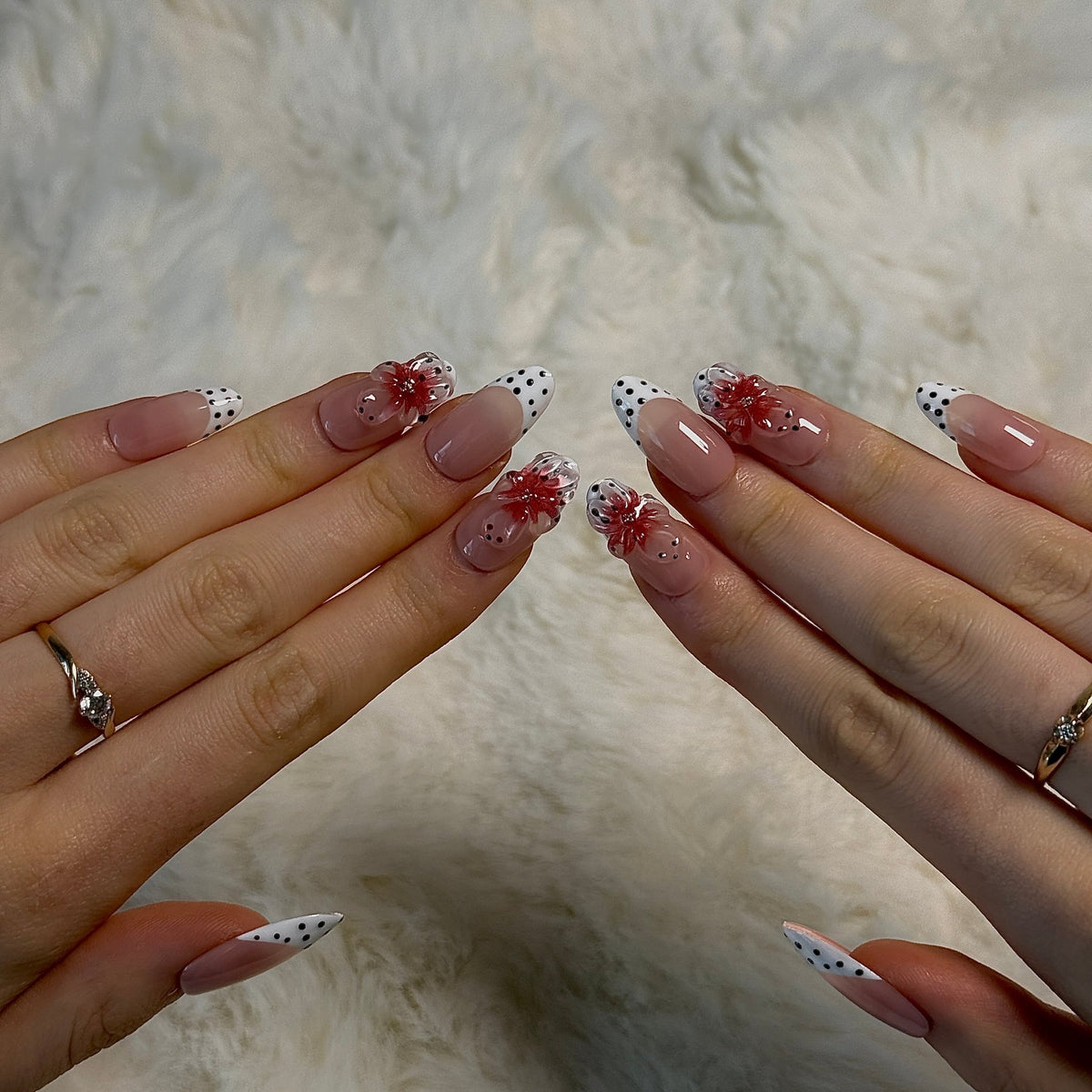 Poppy Dot | 3D Handmade Reusable Press-on Nails | CLAWSIE Nails