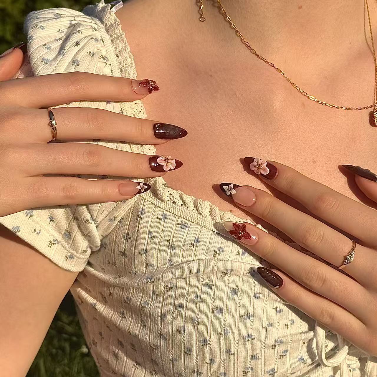 Roselle | Press - on Nails by CLAWSIE Nails
