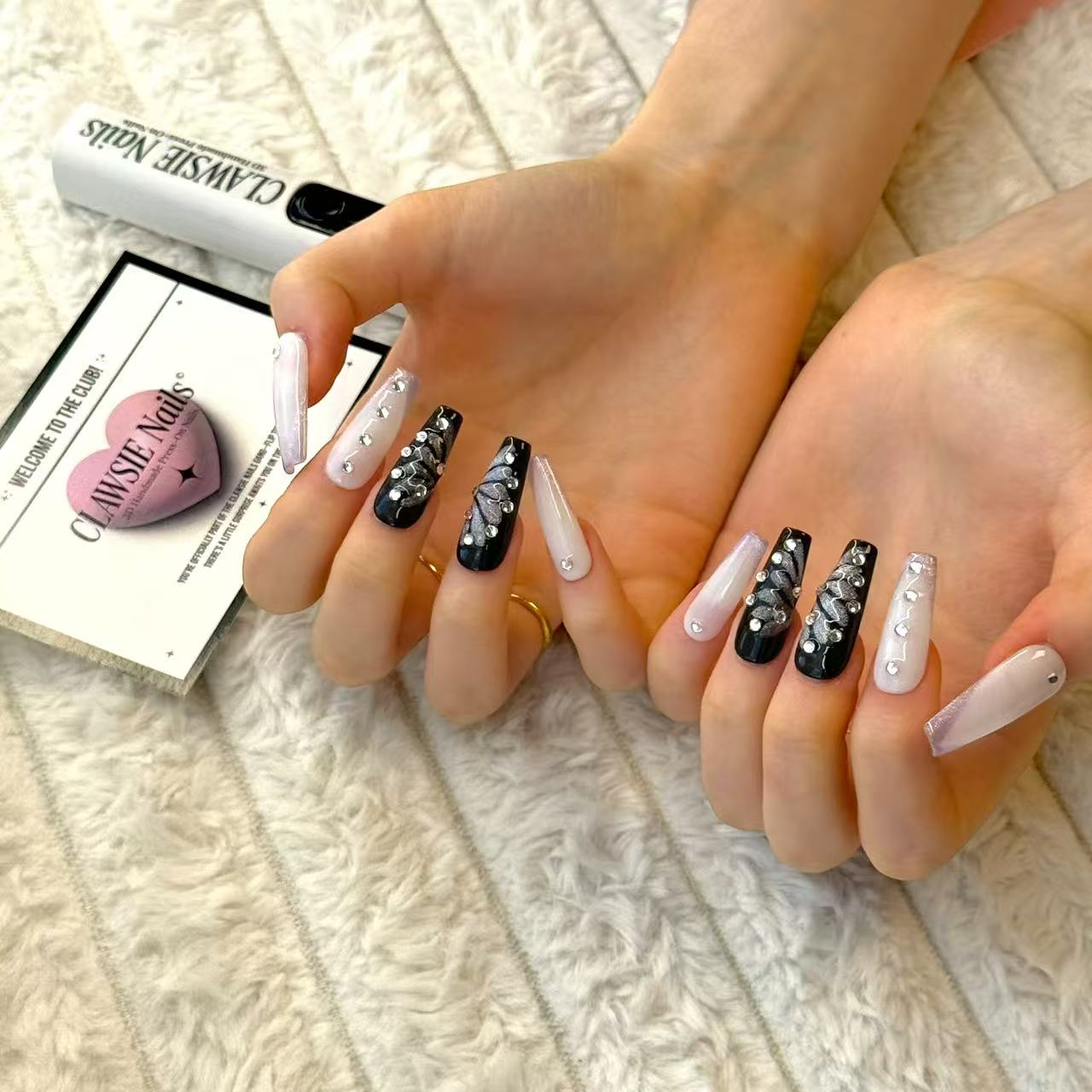 SILVIA | Press - on Nails by CLAWSIE Nails