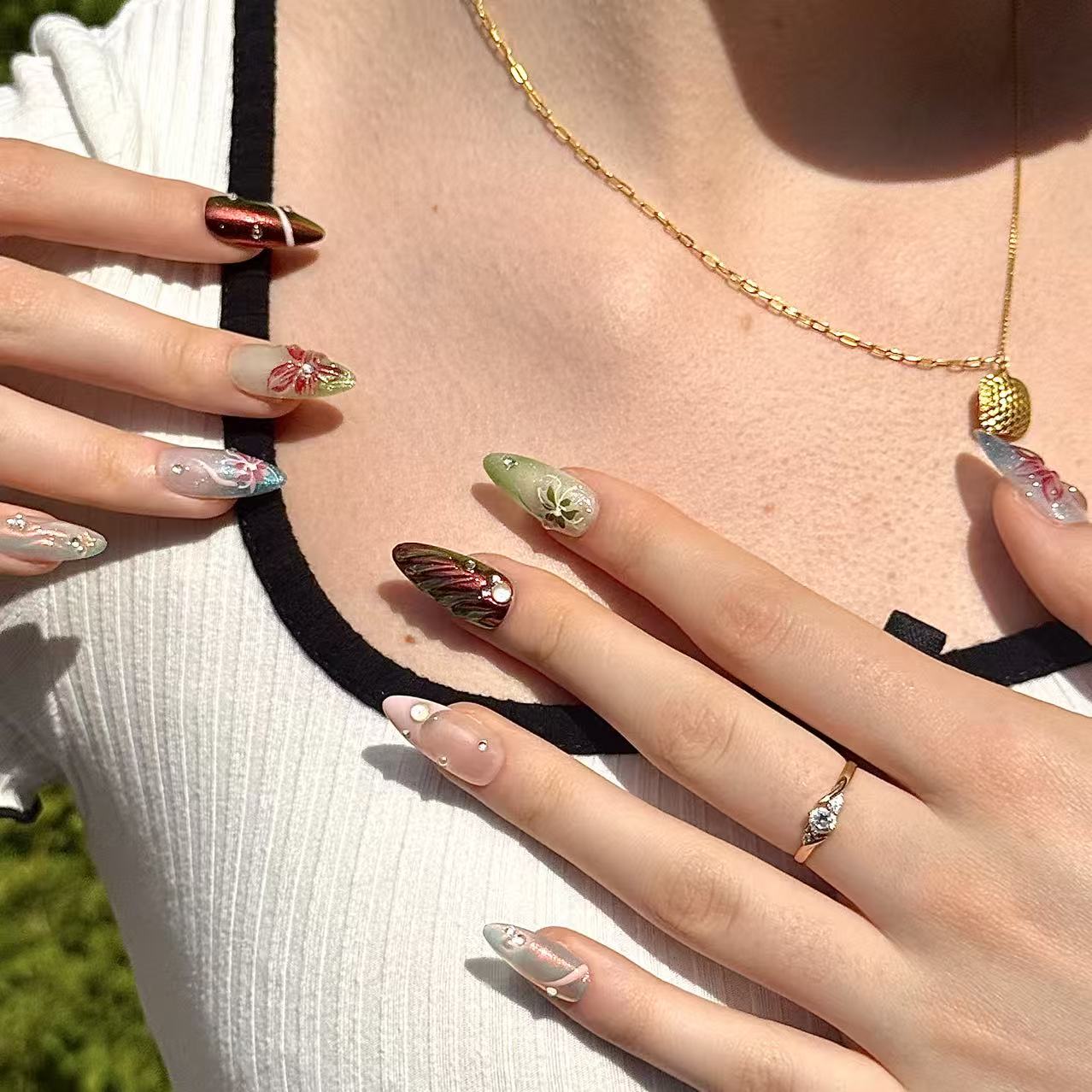 Virentia | Press - on Nails by CLAWSIE Nails